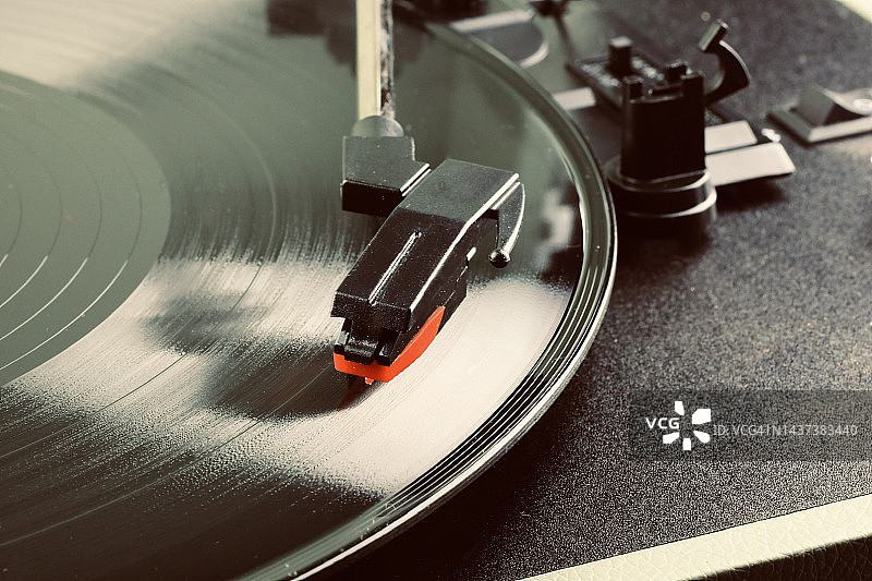 黑胶唱片播放器 - 复古音乐图片素材