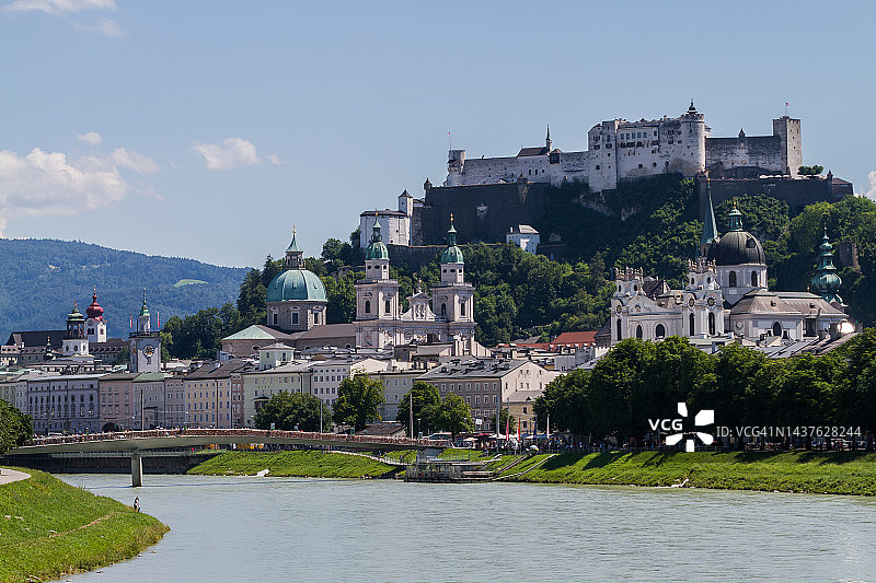 奥地利萨尔茨堡老城的城堡建筑图片素材