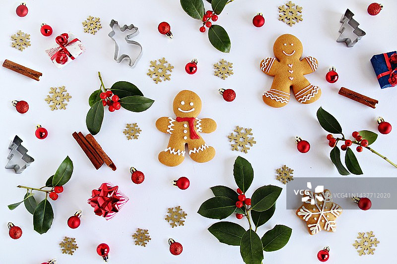 以冬季和圣诞节物品为主题的圣诞图案，白色背景图片素材