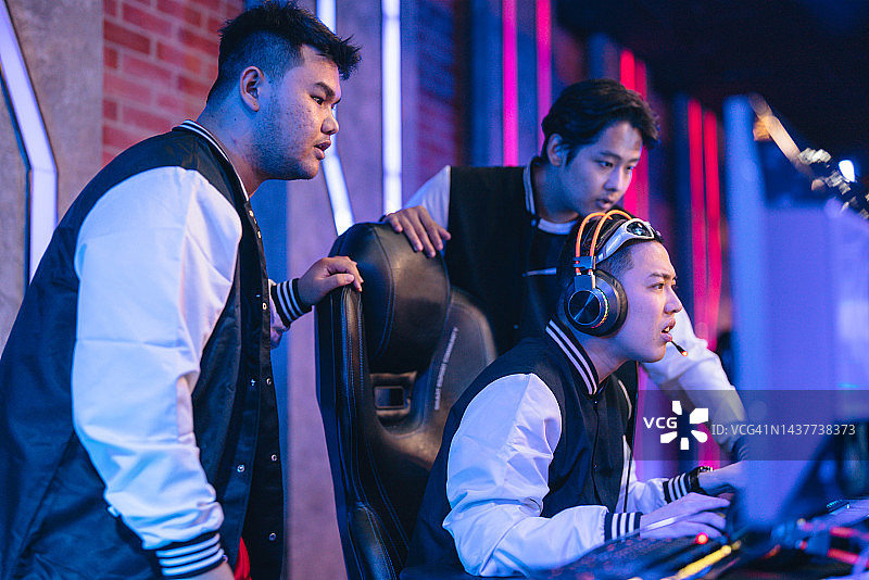 游戏锦标赛团队赢得比赛图片素材