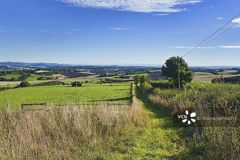 从比克雷格郊野公园眺望福斯河谷（英国苏格兰西洛锡安林利思戈附近）图片素材