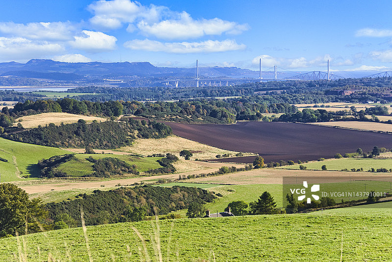 从比克雷格郊野公园眺望福斯山谷，靠近英国西洛锡安林利思戈图片素材