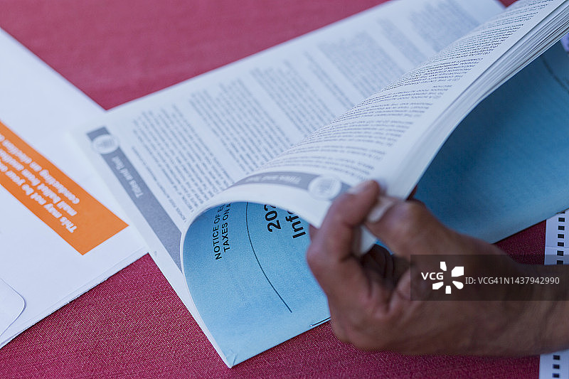 政治概念：西班牙裔男人图片素材