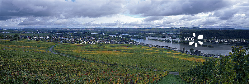 德国吕德斯海姆葡萄酒产区小镇图片素材