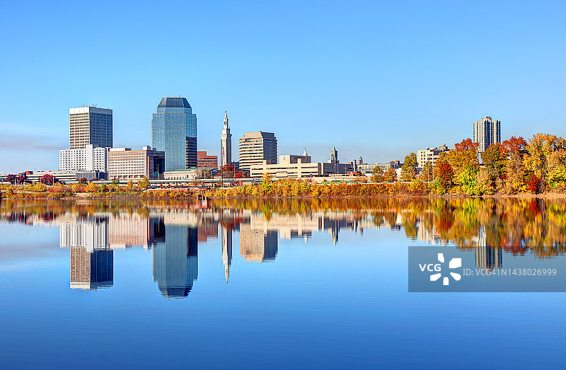 马萨诸塞州斯普林菲尔德的秋天图片素材