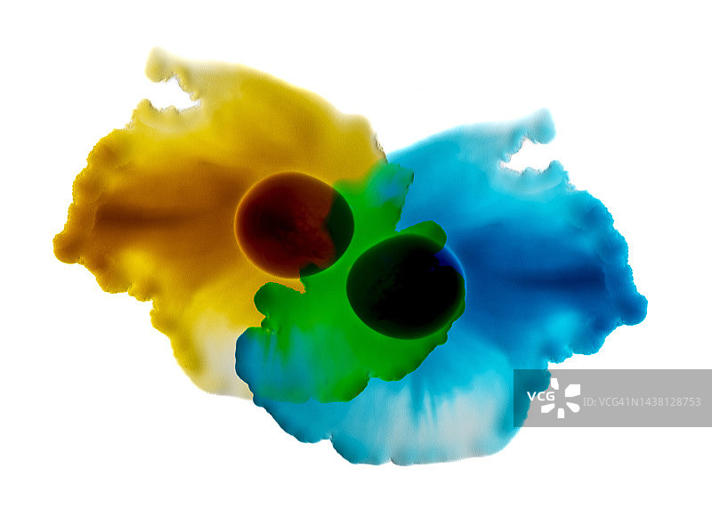 白色背景上的两滴液体分子分裂图片素材