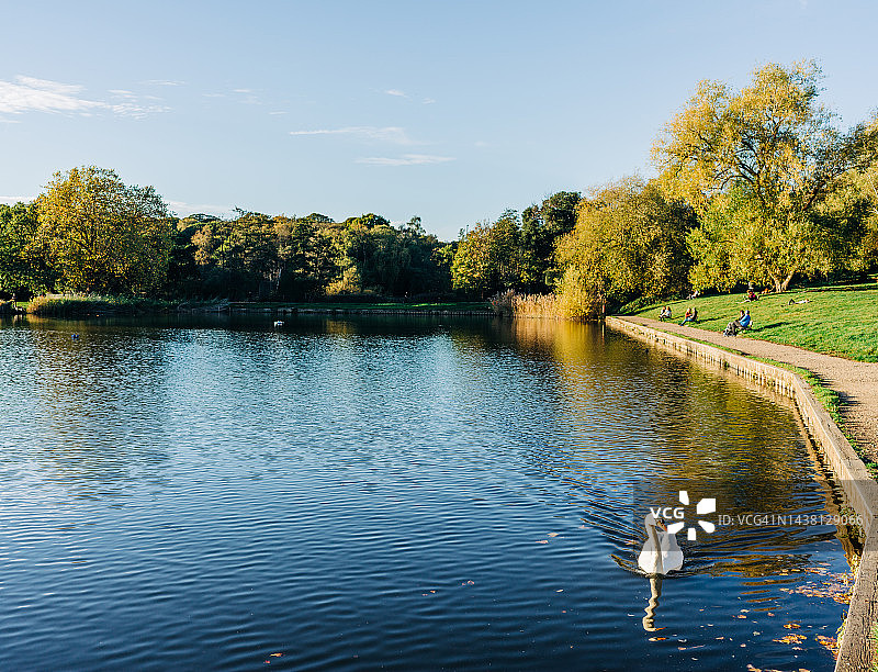 伦敦公园的秋色图片素材