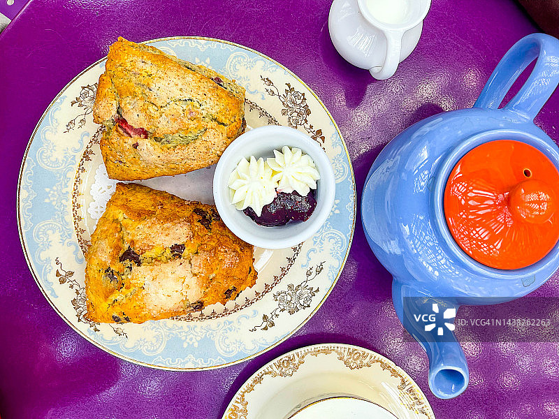 司康饼和茶的特写图片素材