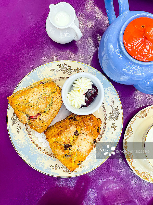 司康饼和茶的特写图片素材