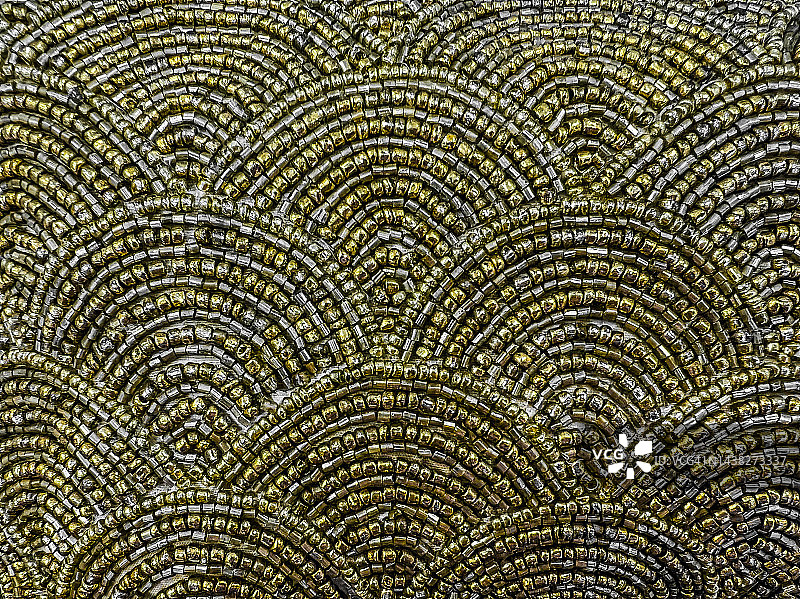 金色银色珠饰，扇贝图案图片素材