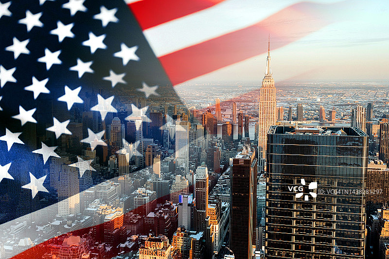 美国国旗与纽约城市全景图片素材