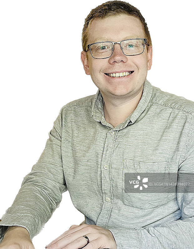 快乐微笑的年轻男人特写图片素材