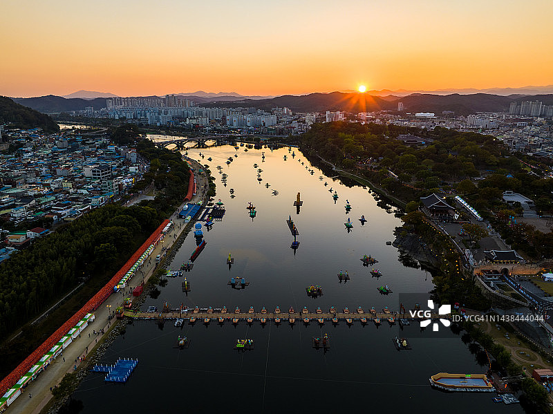 日落时分的晋州南江图片素材