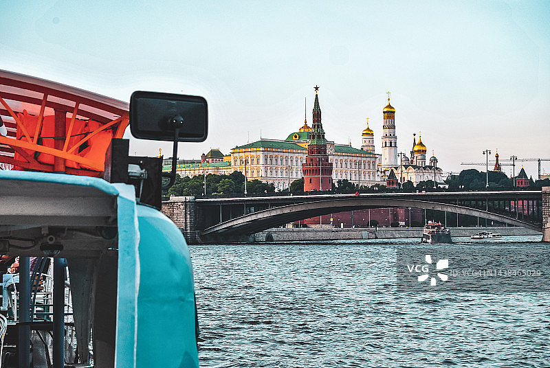 从莫斯科河看到的克里姆林宫和教堂广场，俄罗斯莫斯科图片素材