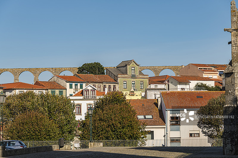 孔迪镇与罗马水渠图片素材