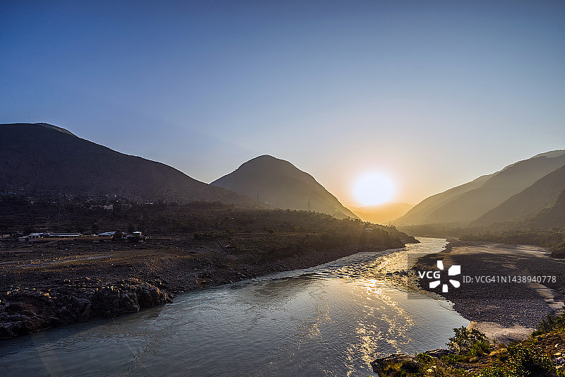 巴基斯坦贝沙姆山谷日出晨景图片素材