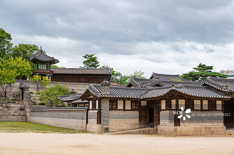 韩国首尔昌德宫古老宫殿与传统建筑图片素材