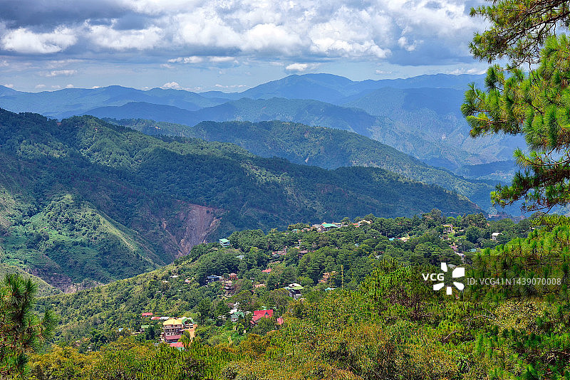 从碧瑶矿山观景台看到的科迪勒拉山脉图片素材