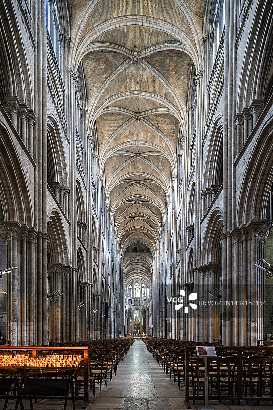 法国鲁昂圣母大教堂内部景象图片素材