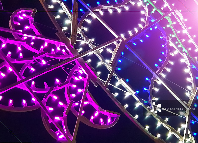 意大利西西里小镇的华丽传统灯饰图片素材