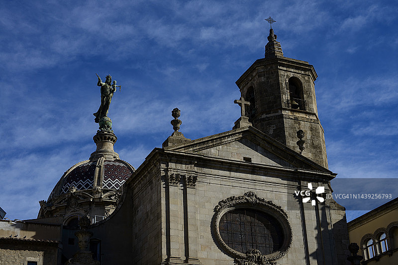梅尔塞大教堂和天使圣米迦勒图片素材