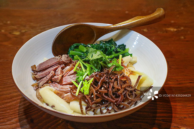 香辣biángbiáng面，池袋中餐馆图片素材