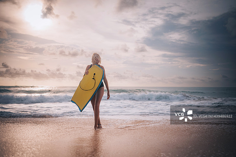 海滩夏日乐趣图片素材