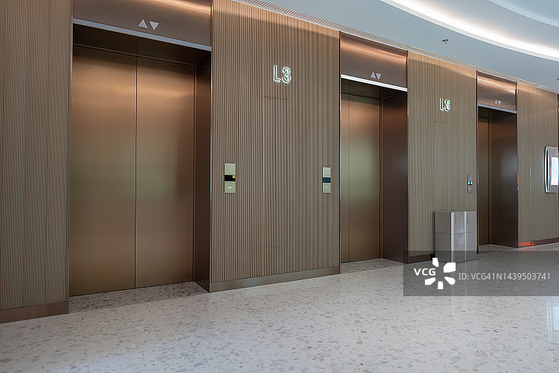 电梯入口走廊图片素材