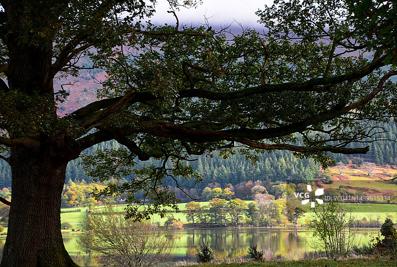 坎布里亚郡巴森斯韦特湖区风光图片素材