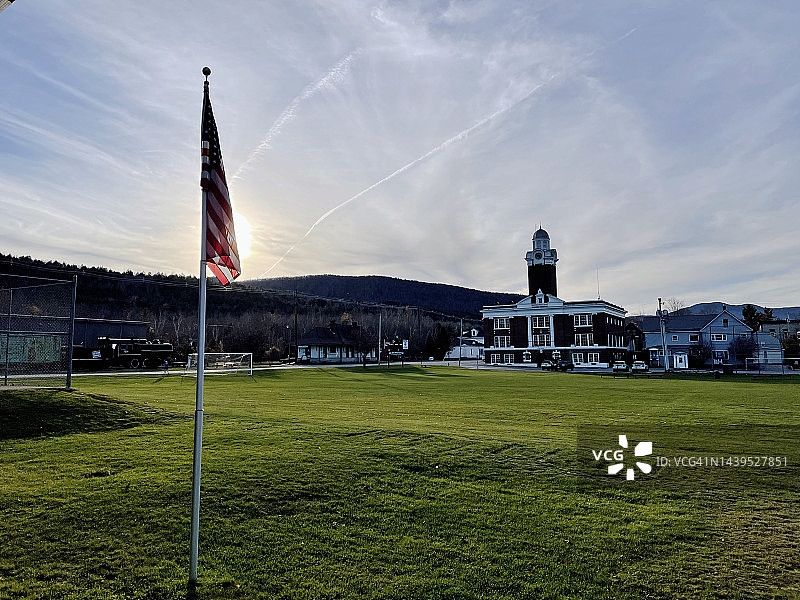 美国新罕布什尔州戈勒姆的市政厅和警察局图片素材