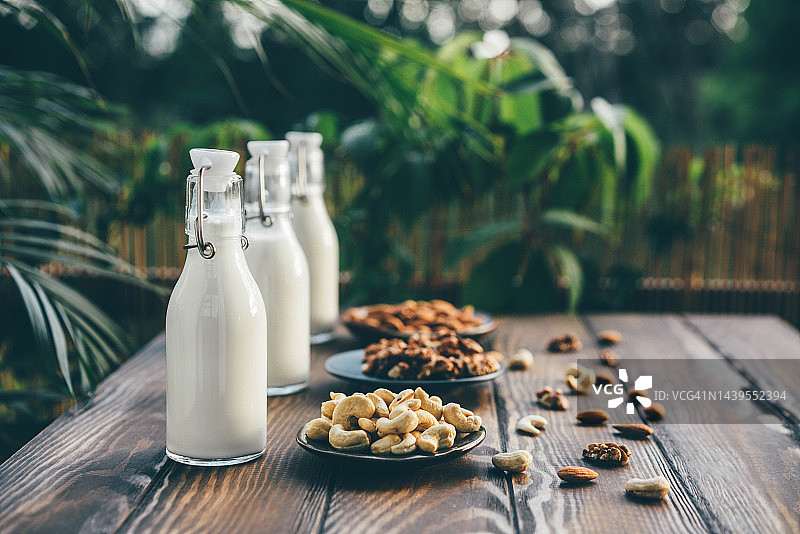 各种纯素奶玻璃瓶图片素材