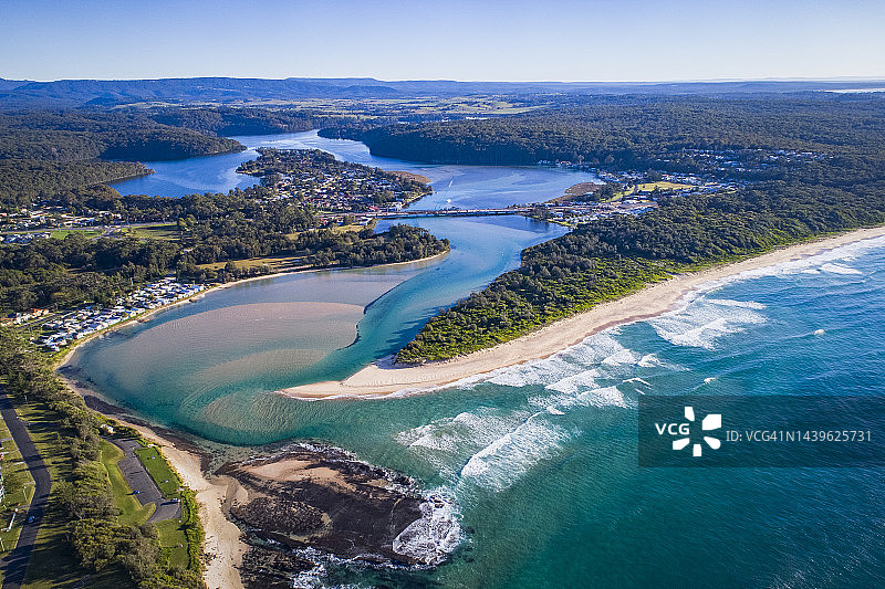 澳大利亚，清澈海水和独特地貌的海洋入口航拍图片素材