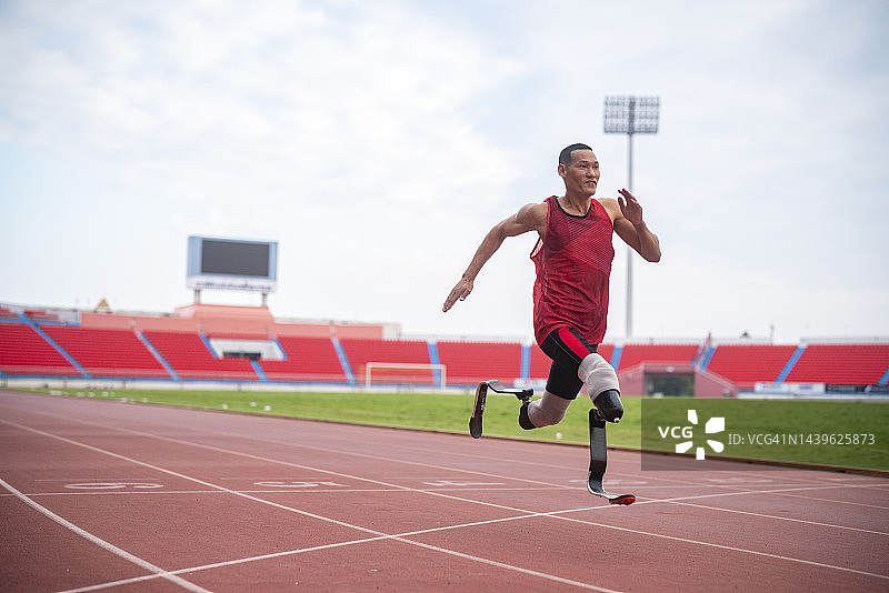 残疾人运动员与假肢设备图片素材