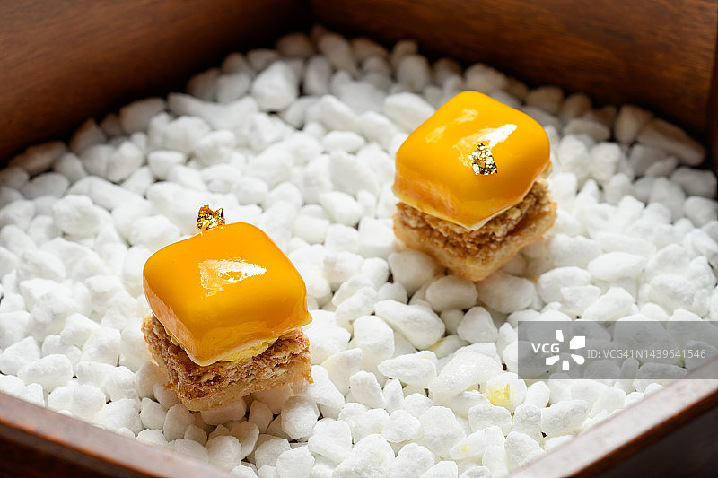 百香果与白巧克力图片素材