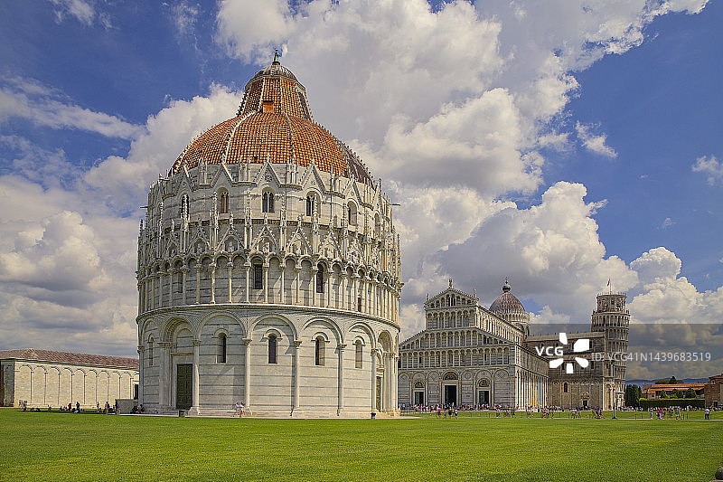 意大利托斯卡纳比萨主教座堂广场图片素材