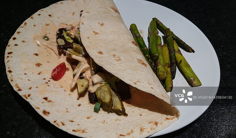 自制蔬菜卷饼三明治图片素材