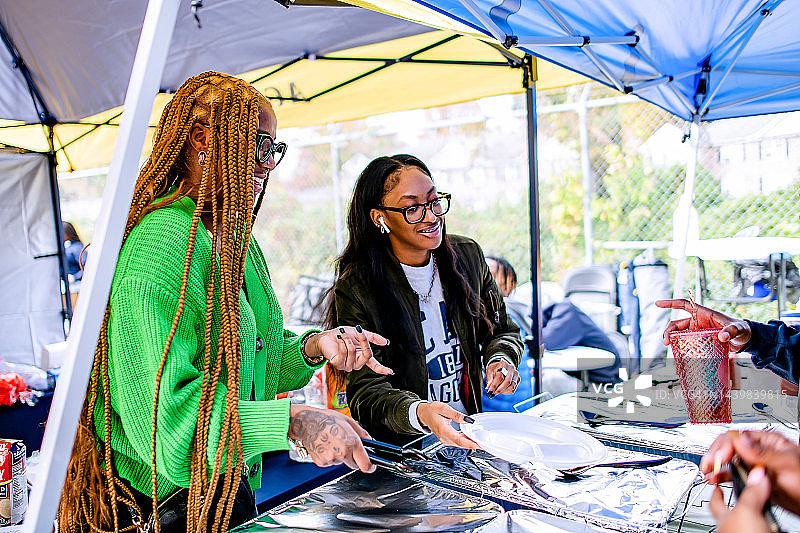 黑人大学体验：返校节图片素材