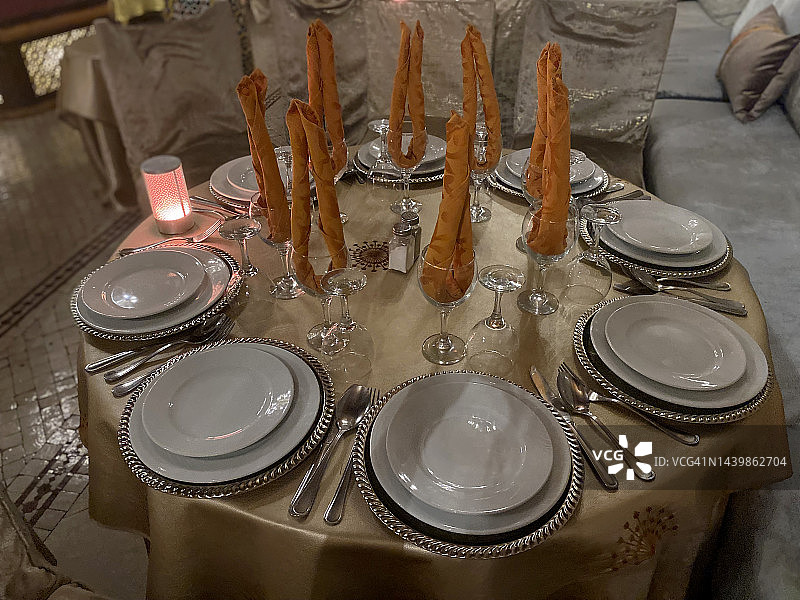 奢华餐桌布置图片素材