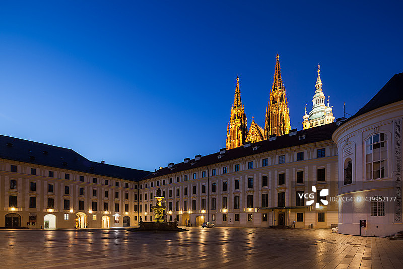 布拉格圣维特大教堂，捷克共和国图片素材