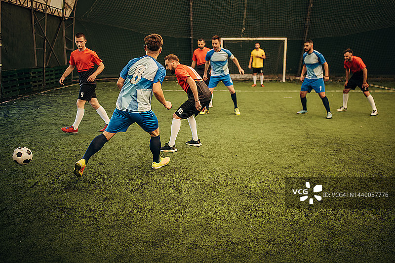男子足球比赛图片素材