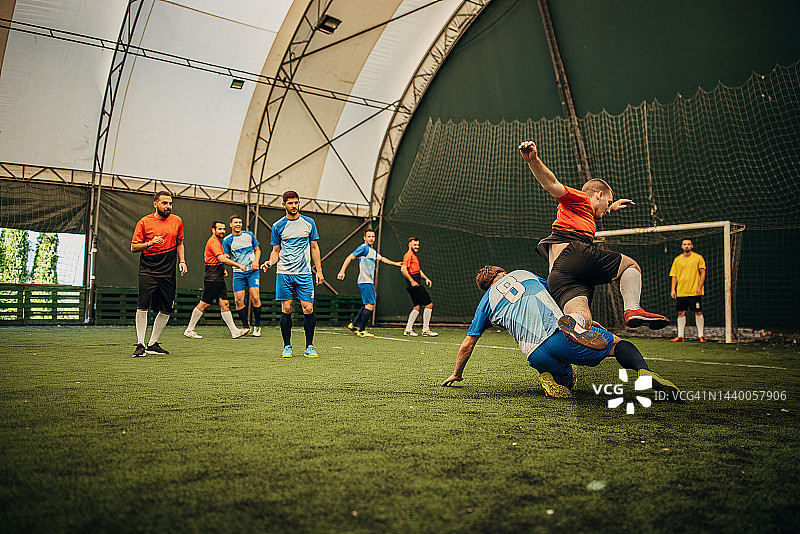 男子足球比赛图片素材