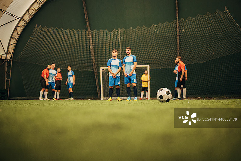 足球任意球图片素材