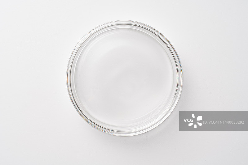 盖着盖子的空培养皿图片素材