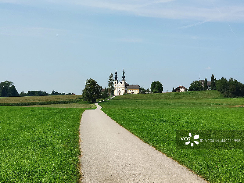 萨尔茨堡上贝恩多夫的玛丽亚·比歇尔大街图片素材