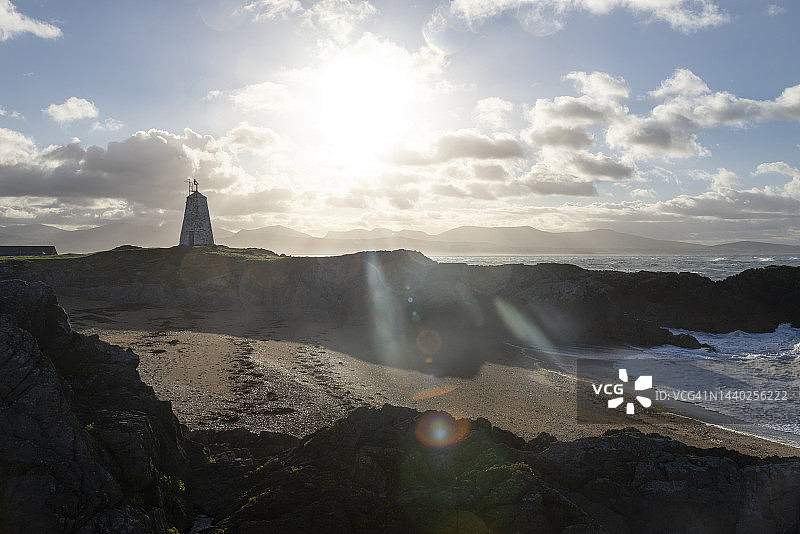 北威尔士安格尔西岛Ynys Llandwyn的旧灯塔图片素材