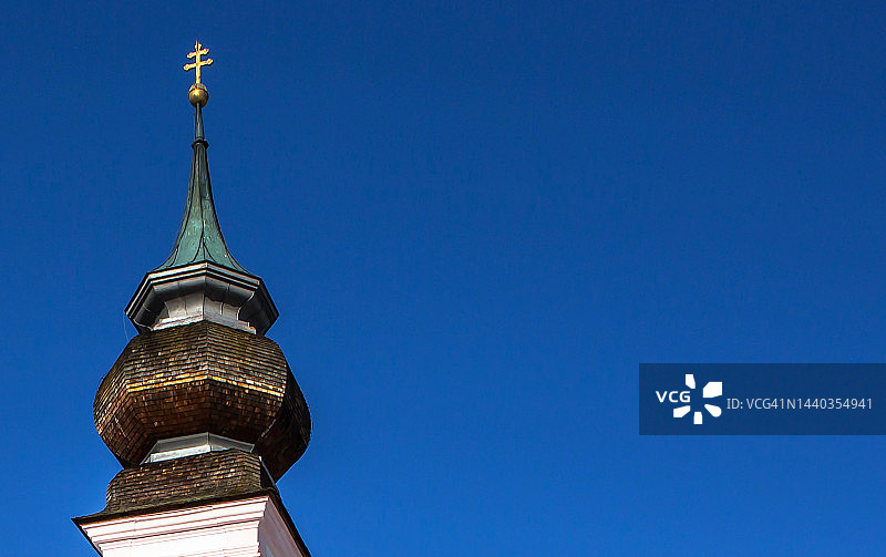 巴伐利亚阿尔卑斯山的历史传统教堂钟楼（贝希特斯加登地区/巴伐利亚/德国）图片素材