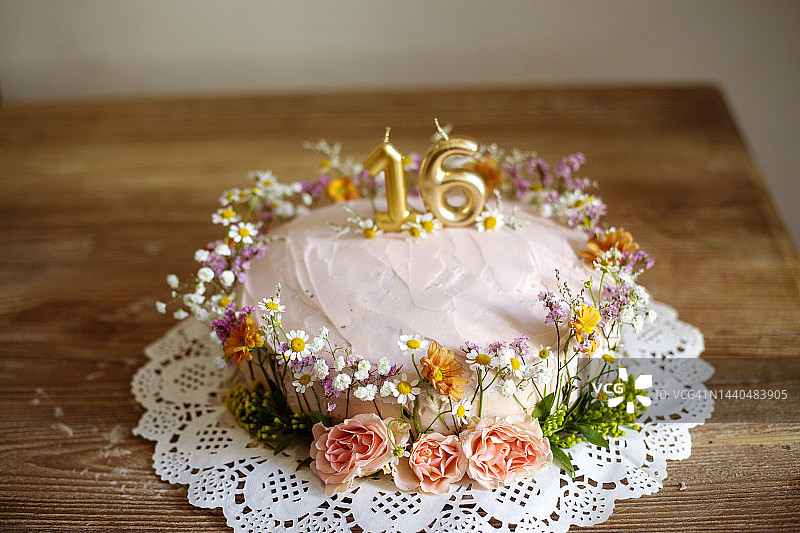 鲜花16岁生日蛋糕图片素材