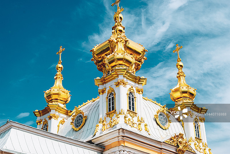 俄罗斯圣彼得堡城市宫殿中的金色穹顶图片素材