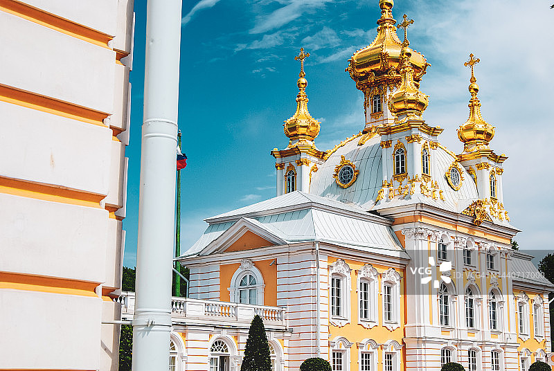 俄罗斯圣彼得堡城市宫殿中的金色穹顶图片素材