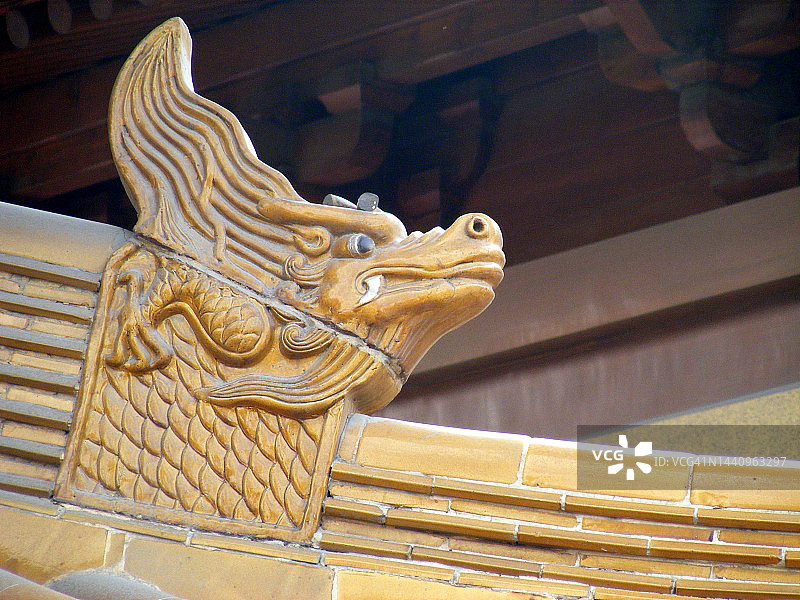 上海静安寺中国龙首寺庙屋顶装饰特写图片素材